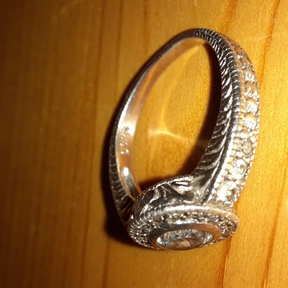 Sterling silver and CZ ring - Picture 3 of 4